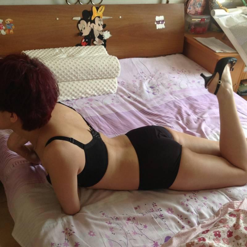 泄火少妇  长的一般  身材还行